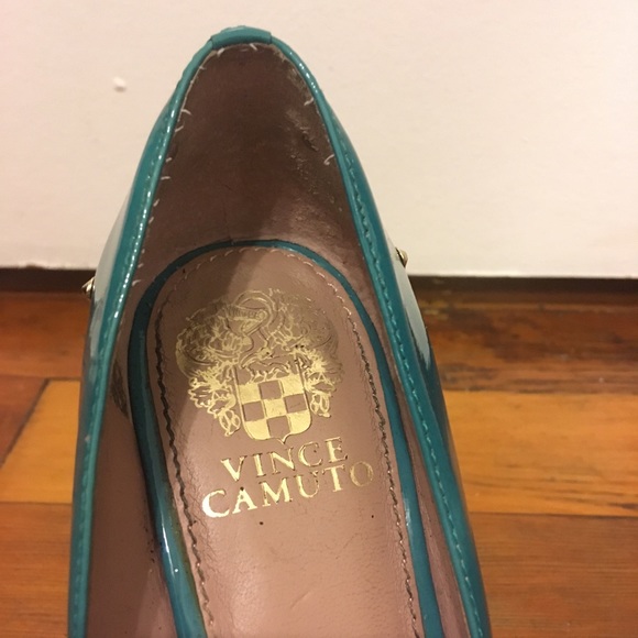 Vince Camuto heels - Picture 2 of 7